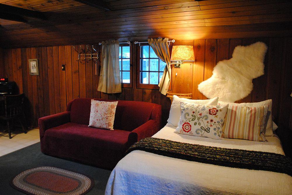 Rundle Chalets Канмор Экстерьер фото