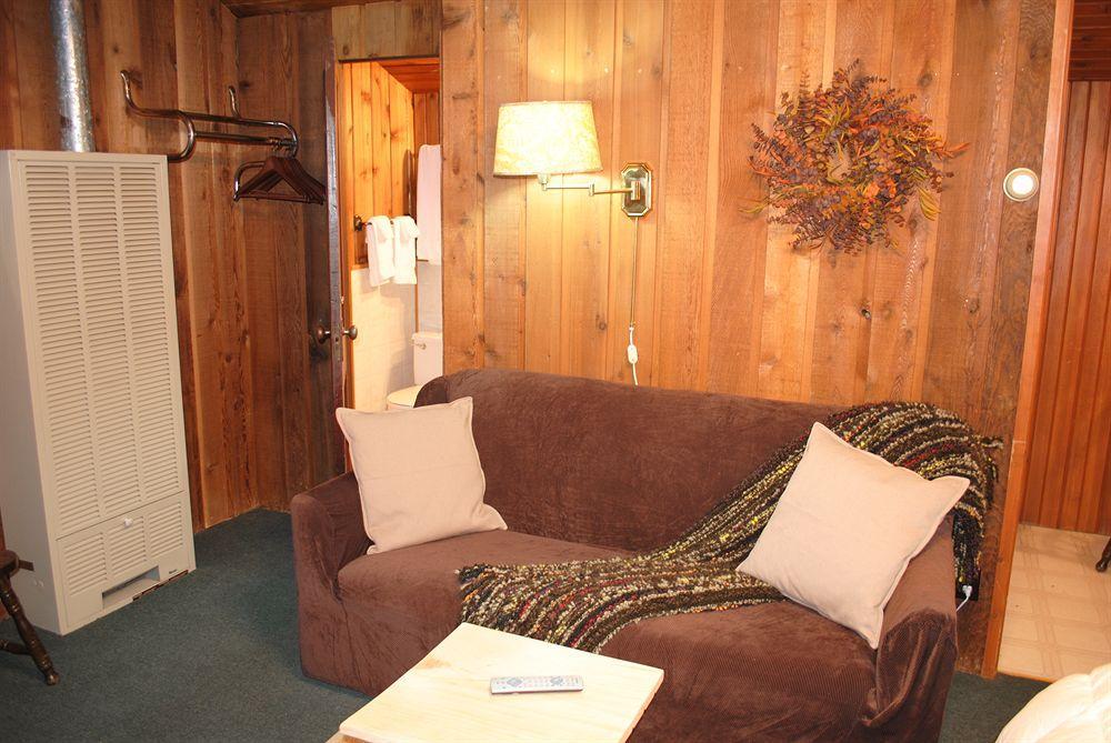 Rundle Chalets Канмор Экстерьер фото