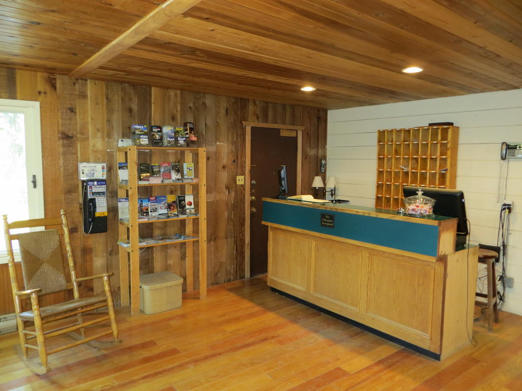 Rundle Chalets Канмор Экстерьер фото
