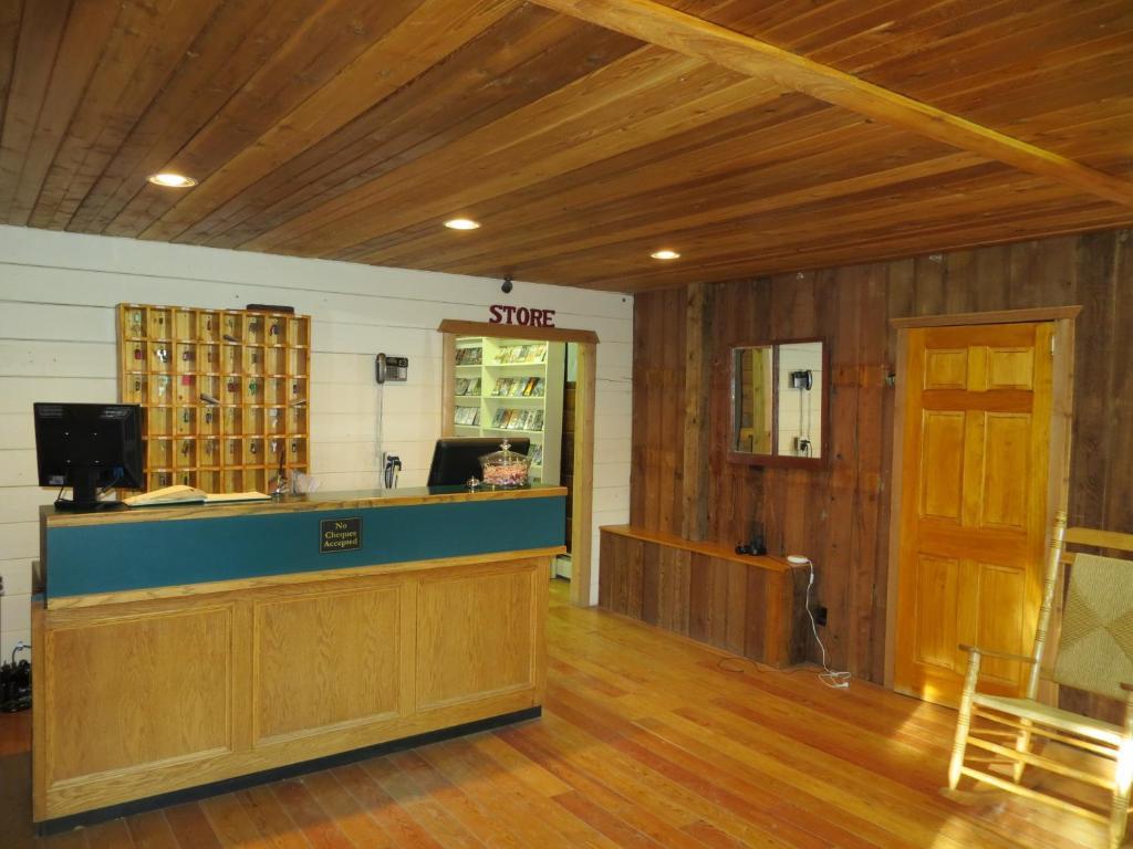 Rundle Chalets Канмор Экстерьер фото