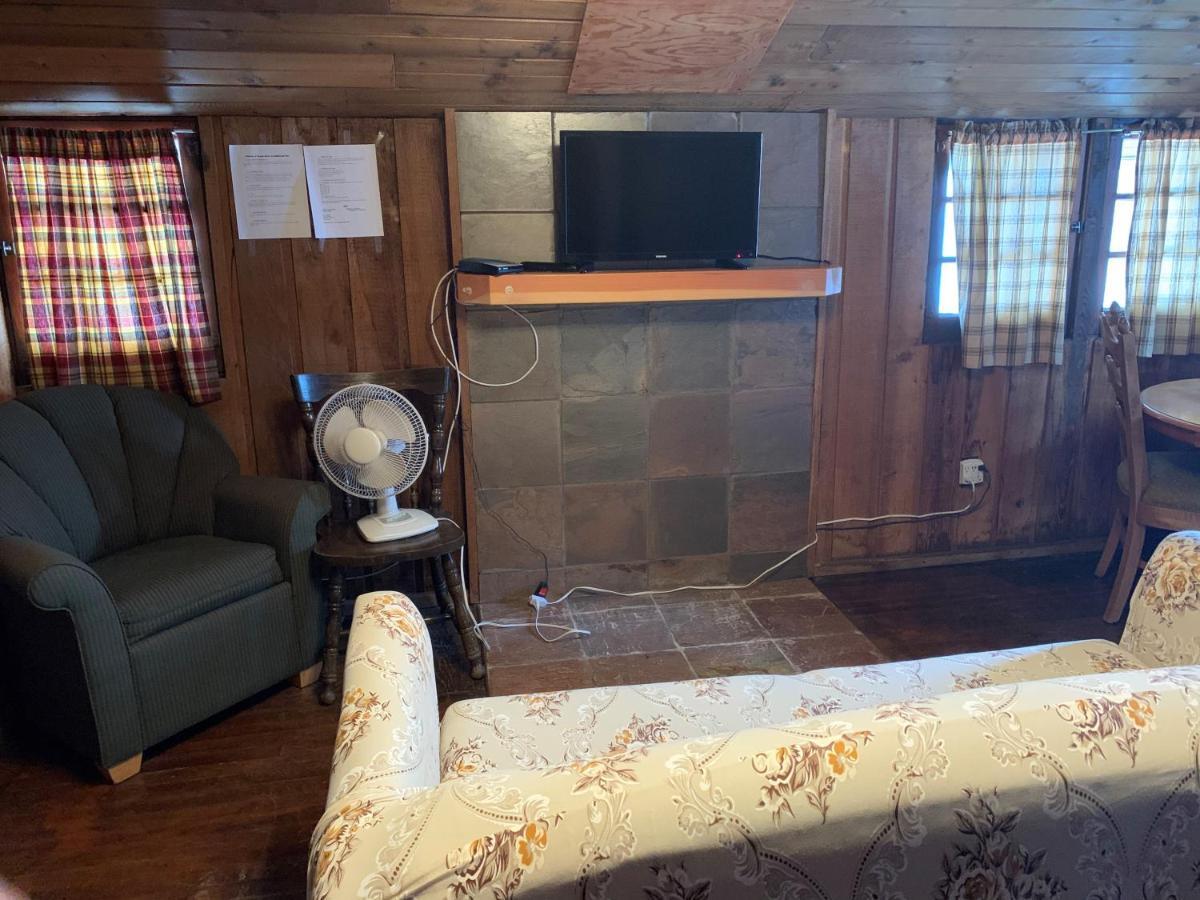 Rundle Chalets Канмор Экстерьер фото